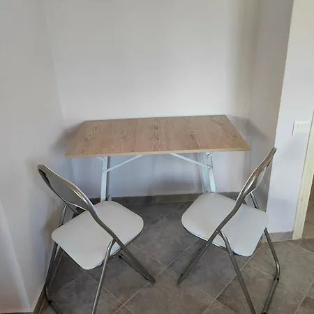 Apartment Pefki 9 *
